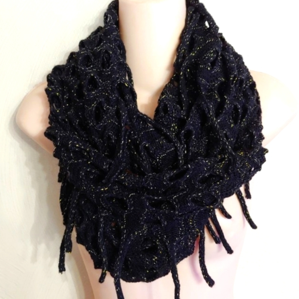 New* Mudd Infinity scarf/wrap-set 2
